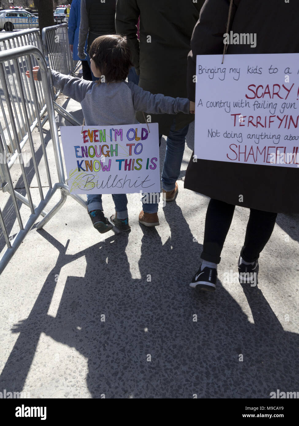 New York City, USA. 24. März, 2018. Tausende Demonstranten Kundgebung und Marsch gegen Waffengewalt und zur Unterstützung der strengere gun Rechtsvorschriften in New York City, USA. Credit: Ethel Wolvovitz/Alamy leben Nachrichten Stockfoto