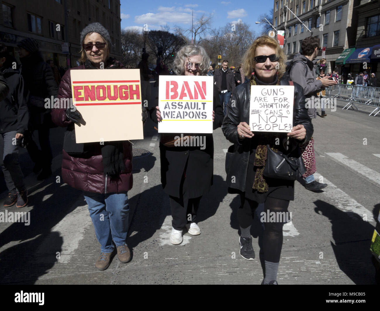 New York City, USA. 24. März, 2018. Tausende Demonstranten Kundgebung und Marsch gegen Waffengewalt und zur Unterstützung der strengere gun Rechtsvorschriften in New York City, USA. Credit: Ethel Wolvovitz/Alamy leben Nachrichten Stockfoto