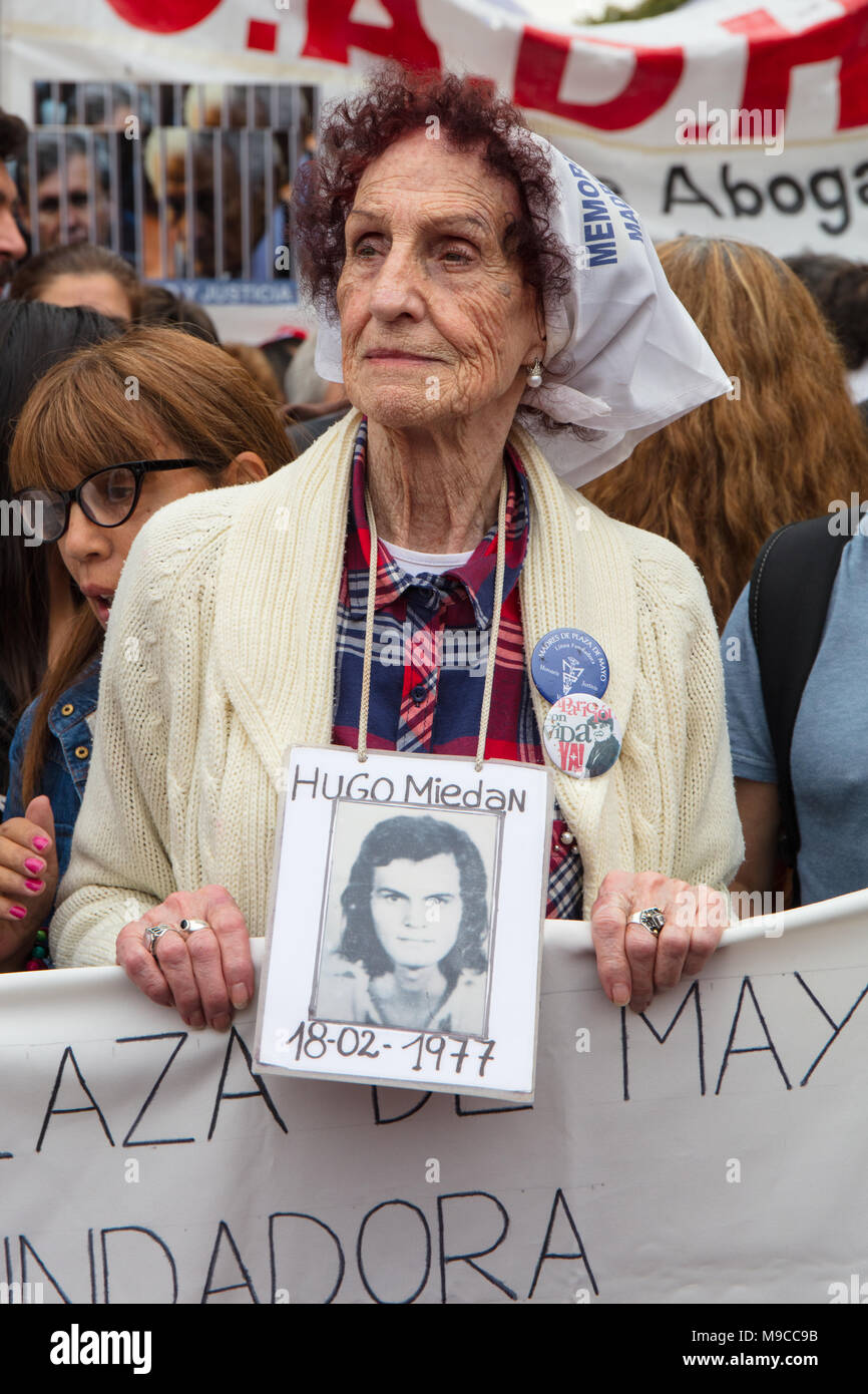 Buenos Aires, Argentinien, am 24. März 2018. Eine "andere von Plaza de Mayo", die im Rahmen der "nationalen Gedenktag für Wahrheit und Gerechtigkeit' - Credit: Nicholas Tinelli/Alamy leben Nachrichten Stockfoto