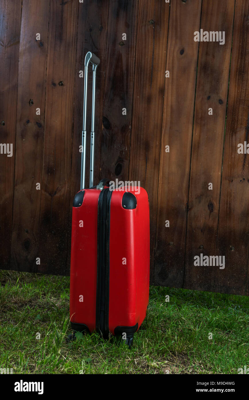 Riesiger koffer -Fotos und -Bildmaterial in hoher Auflösung – Alamy