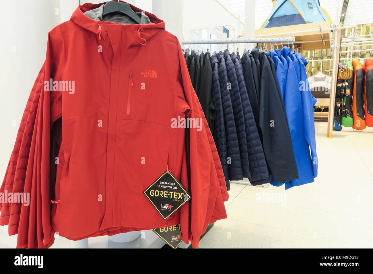 Die North Face Flagship-Store auf Fifth Avenue, New York, USA Stockfoto