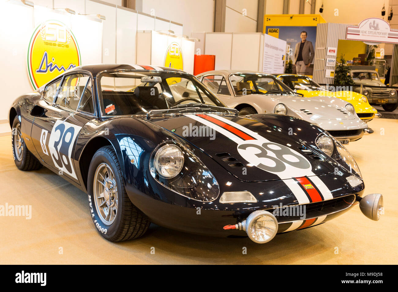 Dino Ferrari. Die Techno Classica in Essen ist die weltweit führende Messe für klassische Automobile und Oldtimer und Collectible Automobile. Im Jahr 2018, die Messe lockte über 185.000 Besucher. Mehr als 1.250 Aussteller aus über 30 Ländern nehmen teil. Stockfoto