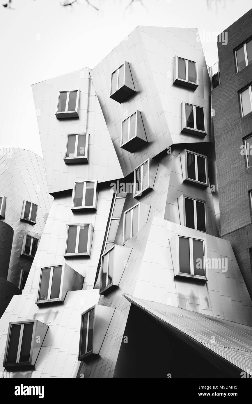 Der Ray und Maria Stata Center, entworfen vom Architekten Frank Gehry, am Massachusetts Institut für Technologie in Cambridge, Massachusetts. Stockfoto