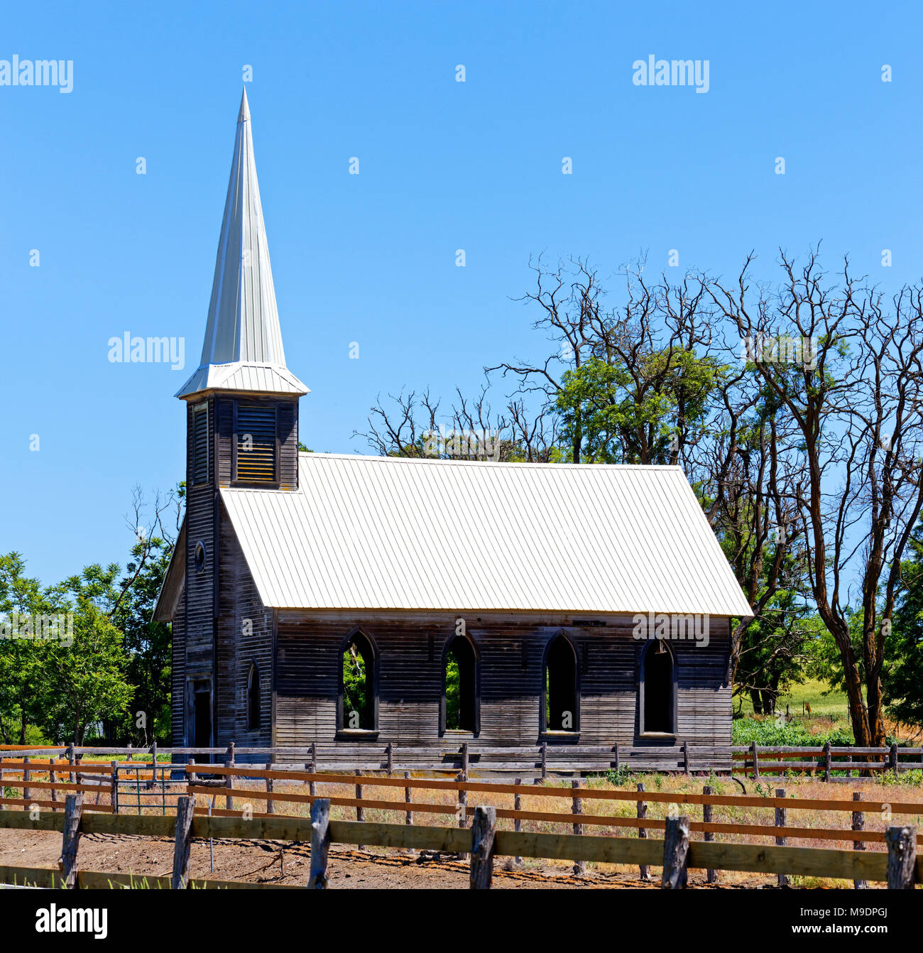 42,904.04338 alte hölzerne Kirche, Wasco Locust Grove, Oregon, USA, begann, 6. Mai 1895 Liebe Brüder, United Methodist Church, letzte für eine Beerdigung 1914 verwendet Stockfoto