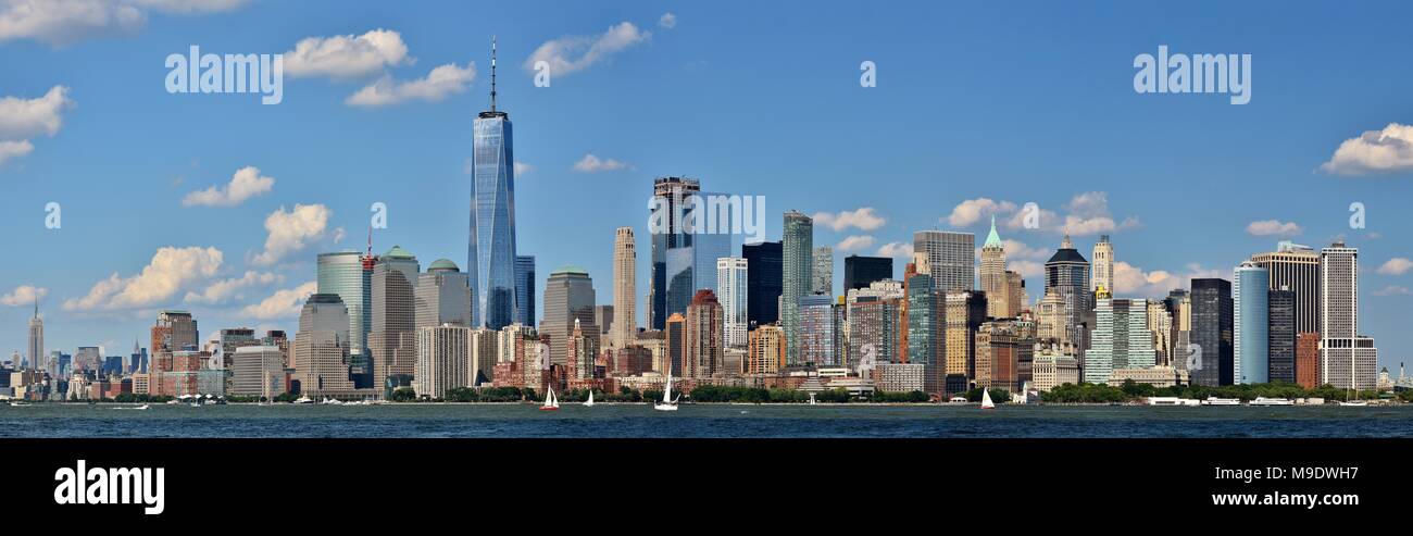 Die Skyline von Downtown New York City und dem Finanzviertel von New York Harbor. Stockfoto