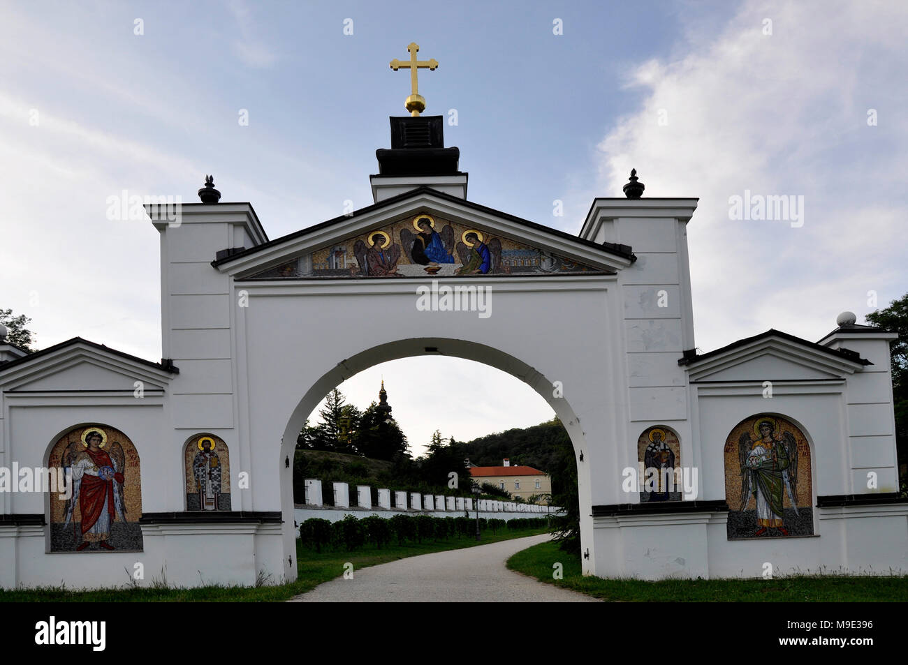 Kloster Grgeteg. Serbisch-orthodoxe Kloster (1717) in Grgeteg in der Fruska Gora Berge der nördlichen Provinz Vojvodina in Serbien. Stockfoto