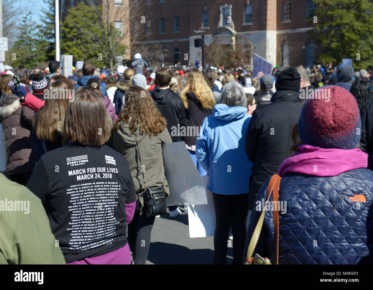 'March für Waffenbesitz Rallye unser Leben' und Protestmarsch in Reaktion auf die Parklandschaft schießen, Morristown, NJ Stockfoto