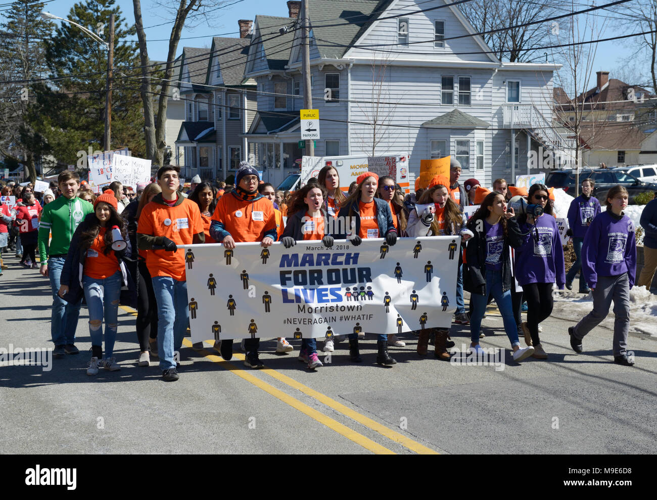 'March für Waffenbesitz Rallye unser Leben' und Protestmarsch in Reaktion auf die Parklandschaft schießen, Morristown, NJ Stockfoto