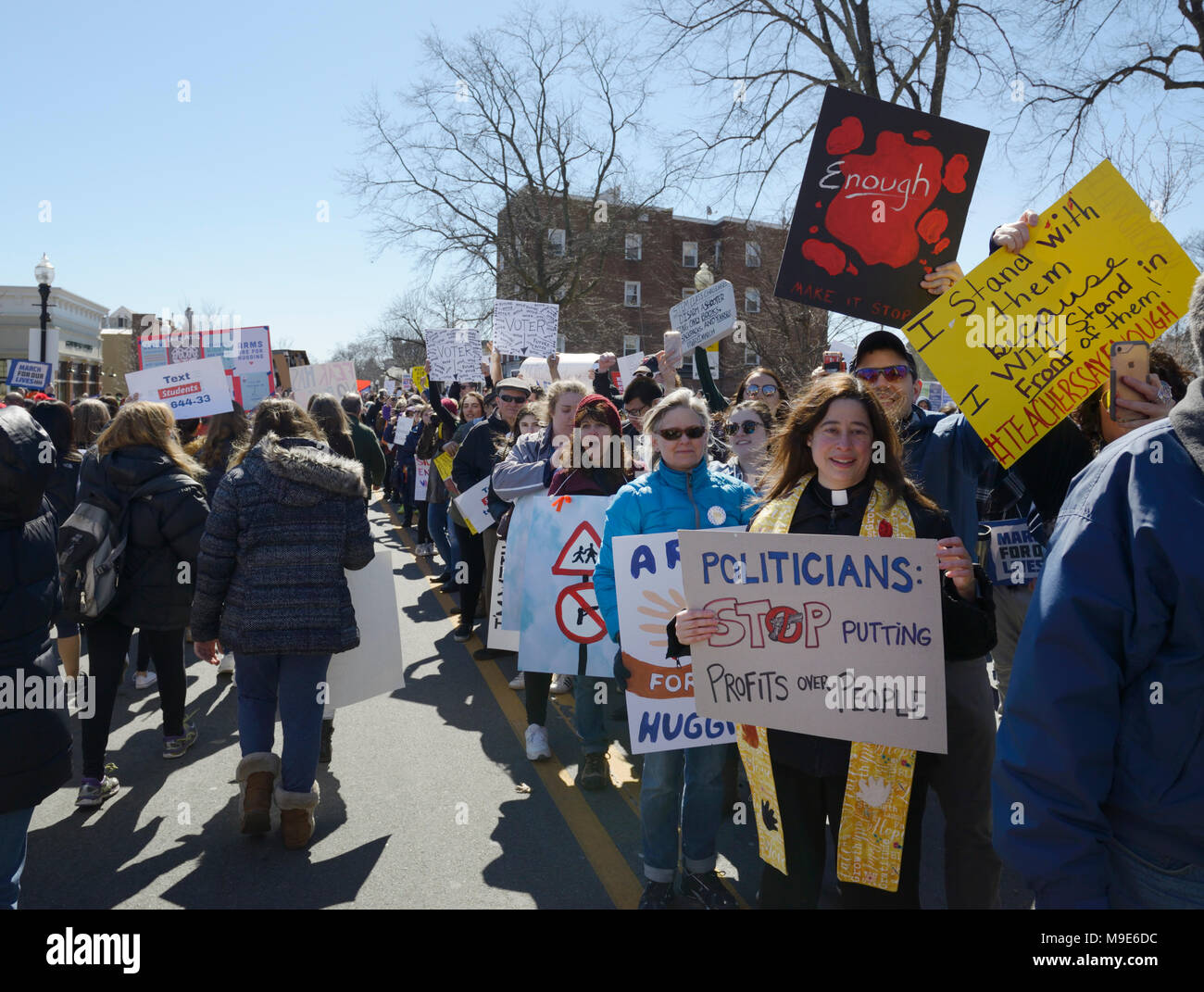 'March für Waffenbesitz Rallye unser Leben' und Protestmarsch in Reaktion auf die Parklandschaft schießen, Morristown, NJ Stockfoto