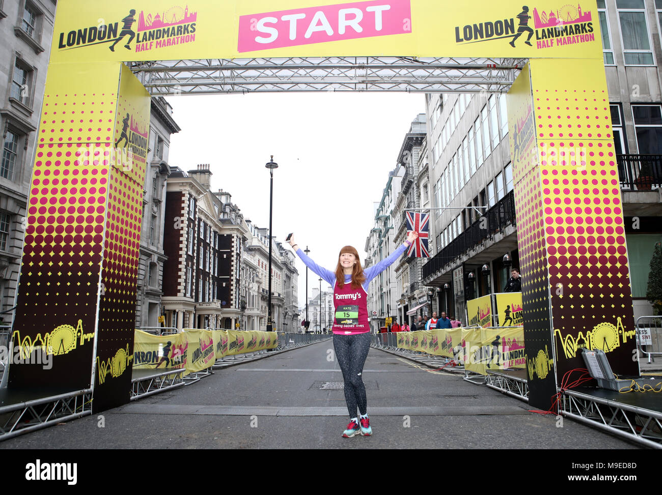 Tommy's Marketing Director Kate Davies am Anfang der 2018 Londoner Sehenswürdigkeiten Halbmarathon. PRESS ASSOCIATION Foto. Bild Datum: Sonntag, 25. März 2018. Photo Credit: John Walton/PA-Kabel Stockfoto