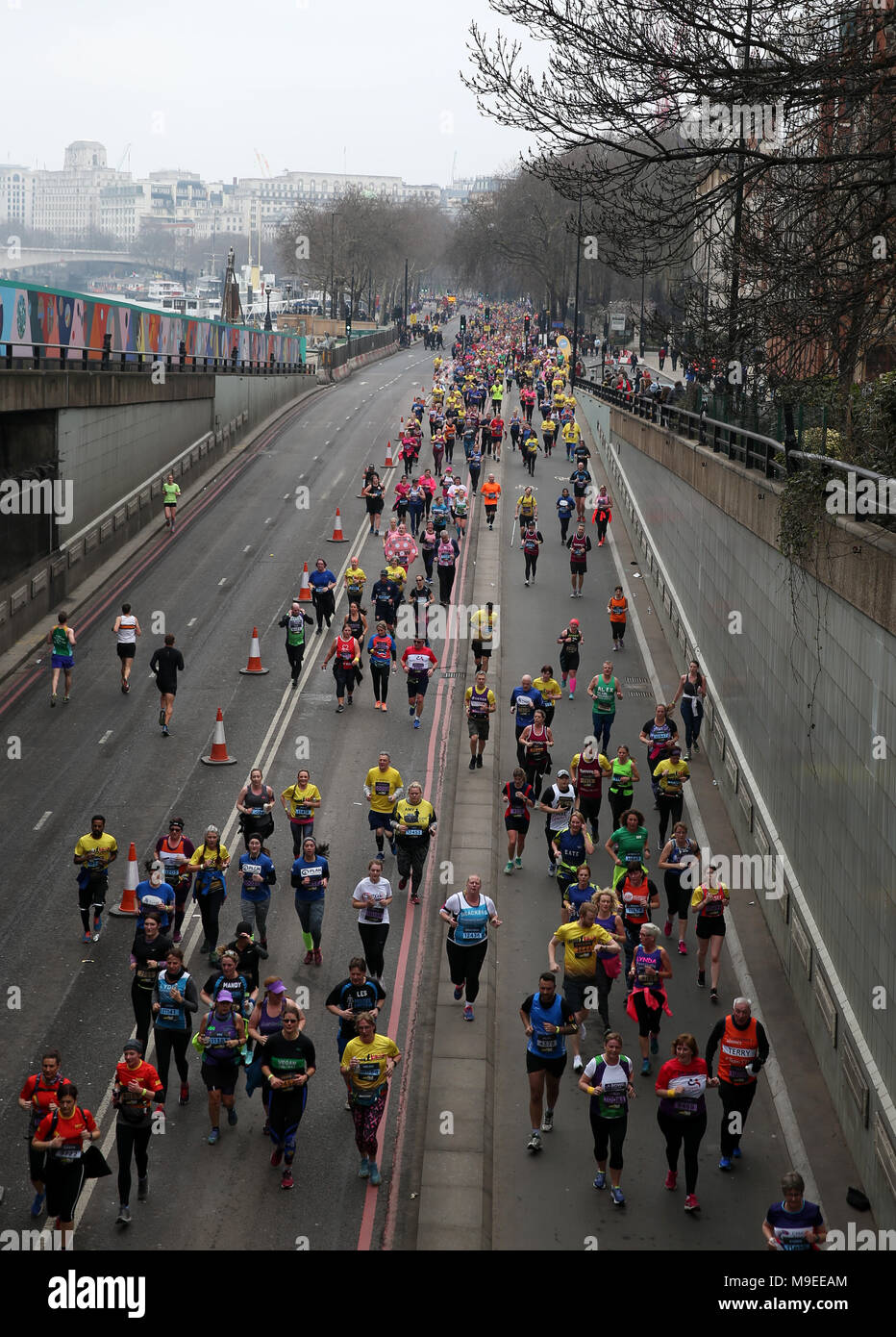 Läufer in Aktion während der 2018 Londoner Sehenswürdigkeiten Halbmarathon. PRESS ASSOCIATION Foto. Bild Datum: Sonntag, 25. März 2018. Photo Credit: Steven Paston/PA-Kabel Stockfoto