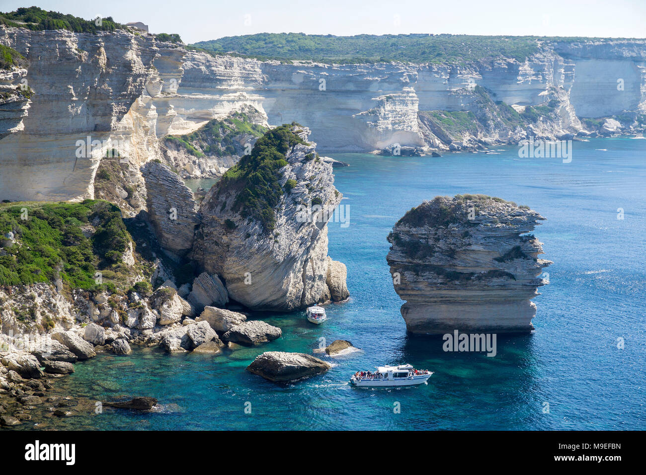 Kalkstein Türme an chalkstone Cliff, Bonifacio, Korsika, Frankreich, Mittelmeer, Europa Stockfoto