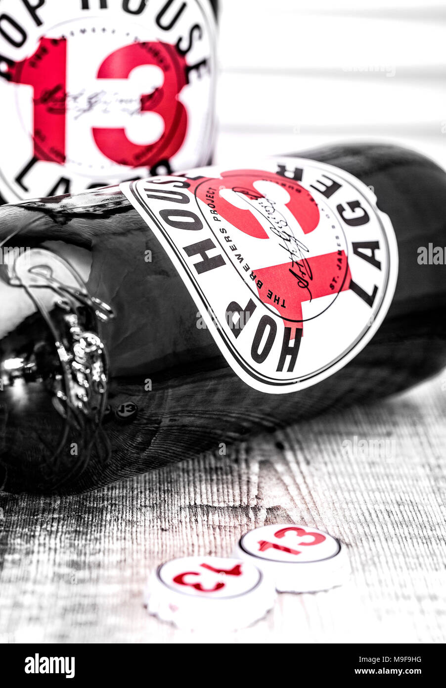 SWINDON, Großbritannien - 5. MÄRZ 2018: Hop House 13 Lagerbier Stockfoto