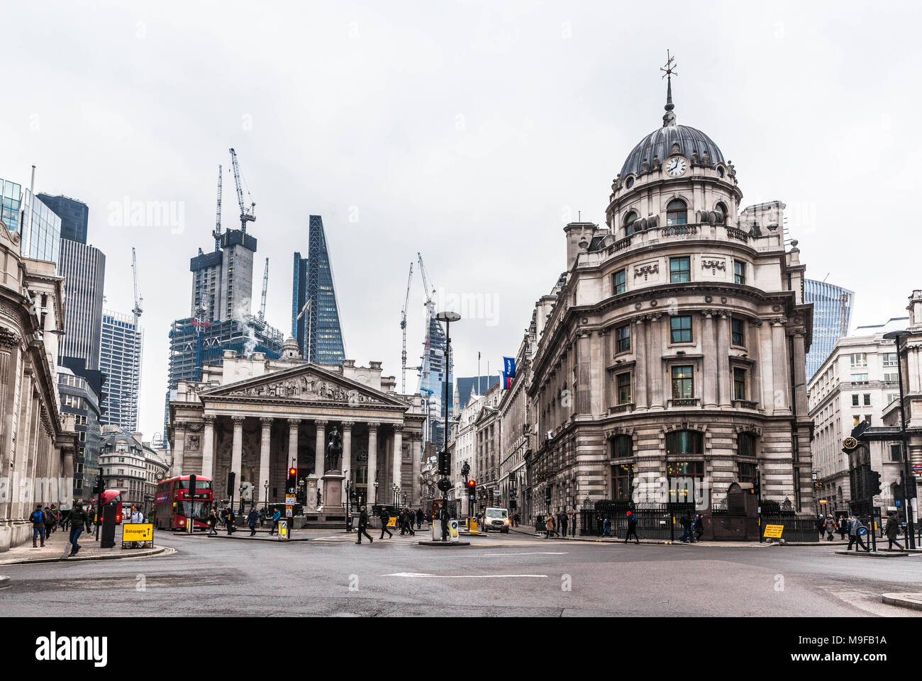 Die City von London an einem düsteren Morgen, London, England, UK. Stockfoto