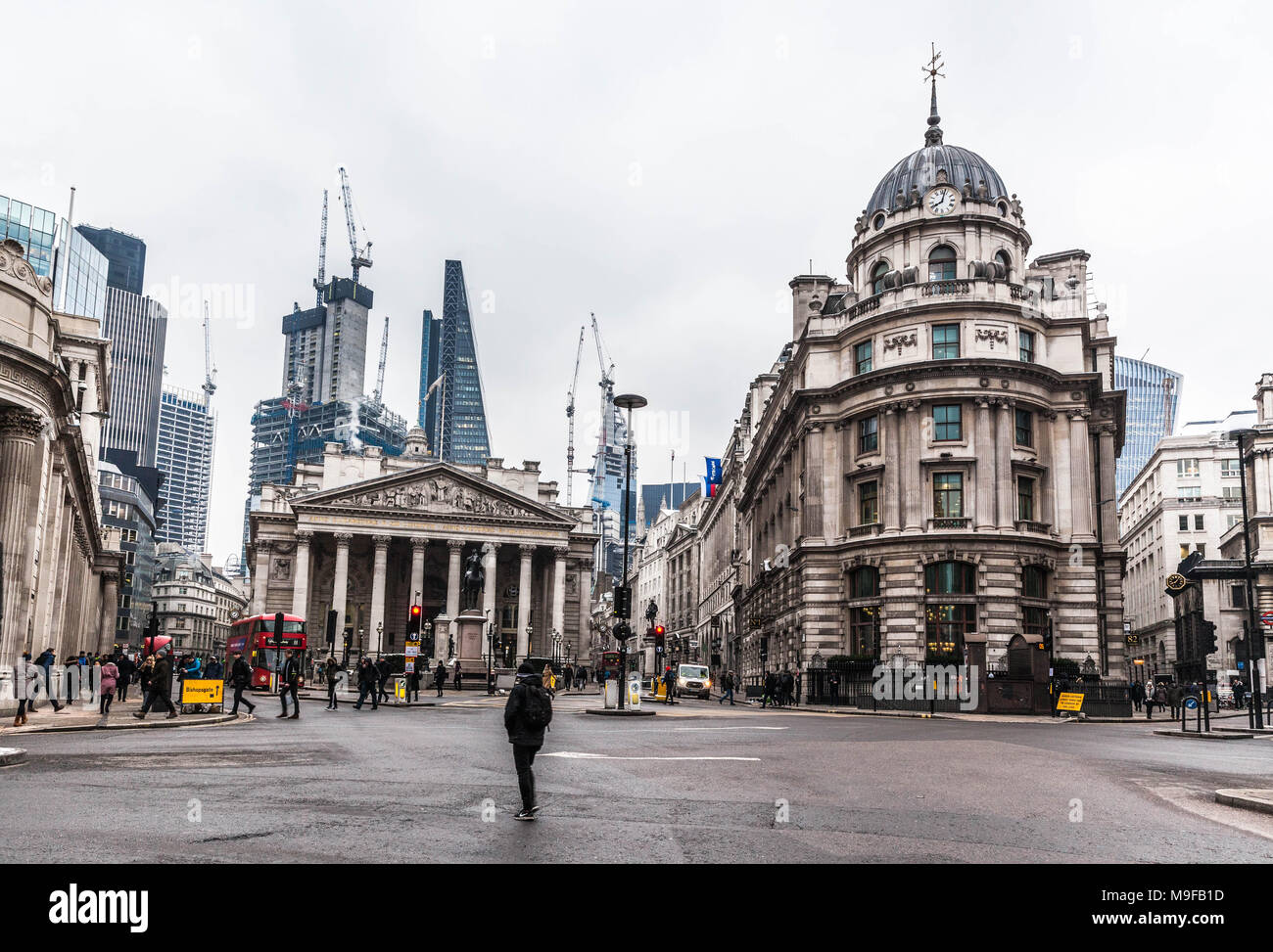 Die City von London an einem düsteren Morgen, London, England, UK. Stockfoto