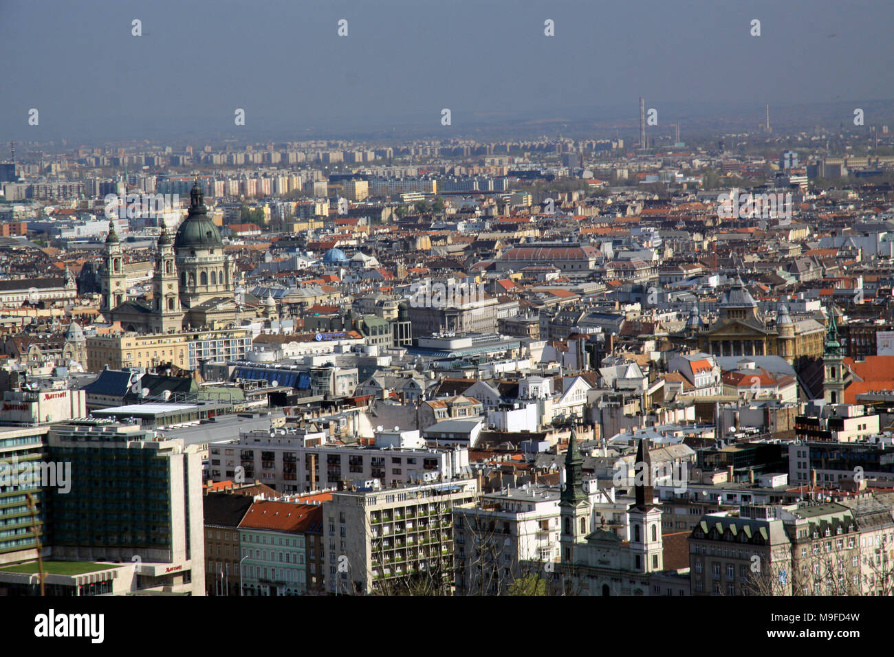 Blick über die Dächer und die Skyline der ungarischen Hauptstadt Budapest Ungarn Stockfoto