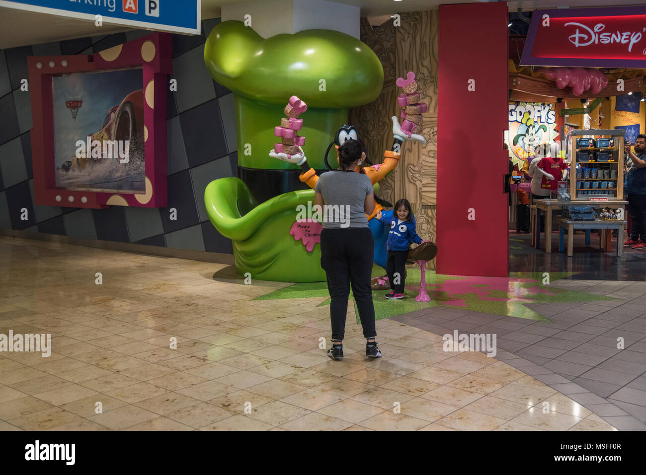 Orlando, Florida International Airport Goofy Statue Stockfoto