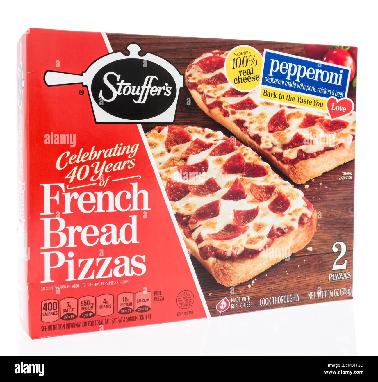 Winneconne, WI - 21. März 2018: Eine Box mit französischen Stouffer's Brot Pizza Salami Aroma auf einem isolierten Hintergrund. Stockfoto