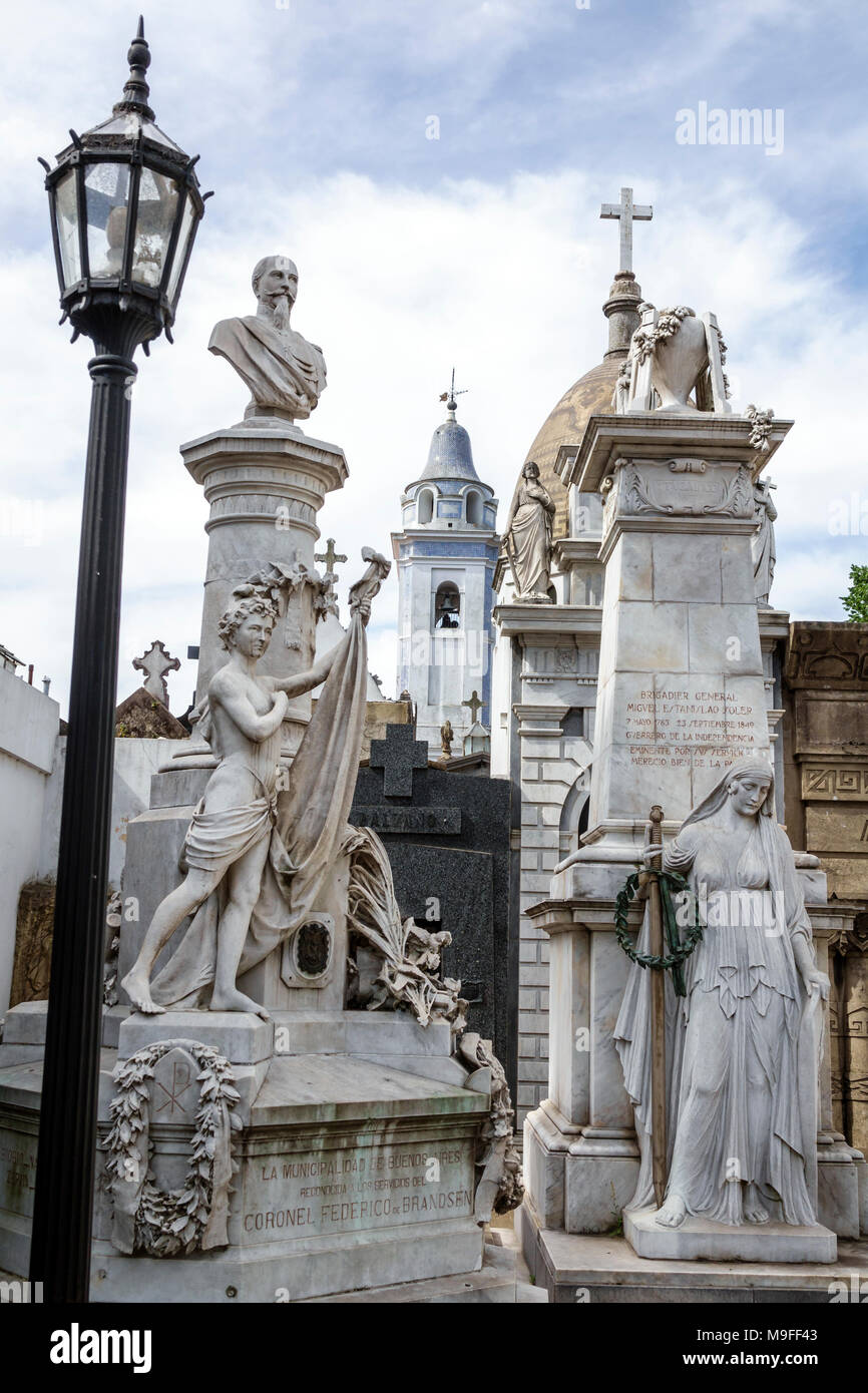 Buenos Aires Argentinien,Cementerio de la Recoleta Friedhof,historisch,Gräber Statuen,Mausoleen,Marmor,Coronel Federico de Brandsen,General Miguel Estanis Stockfoto