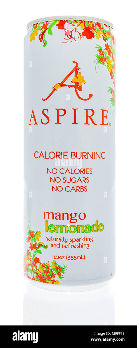 Winneconne, WI - 21. März 2018: eine Dose Aspire sparkling mango Limonade trinken auf einem isolierten Hintergrund. Stockfoto