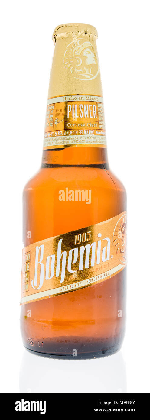 Winneconne, WI - 21. März 2018: eine Flasche Bohemia Bier aus Mexiko auf einem isolierten Hintergrund. Stockfoto