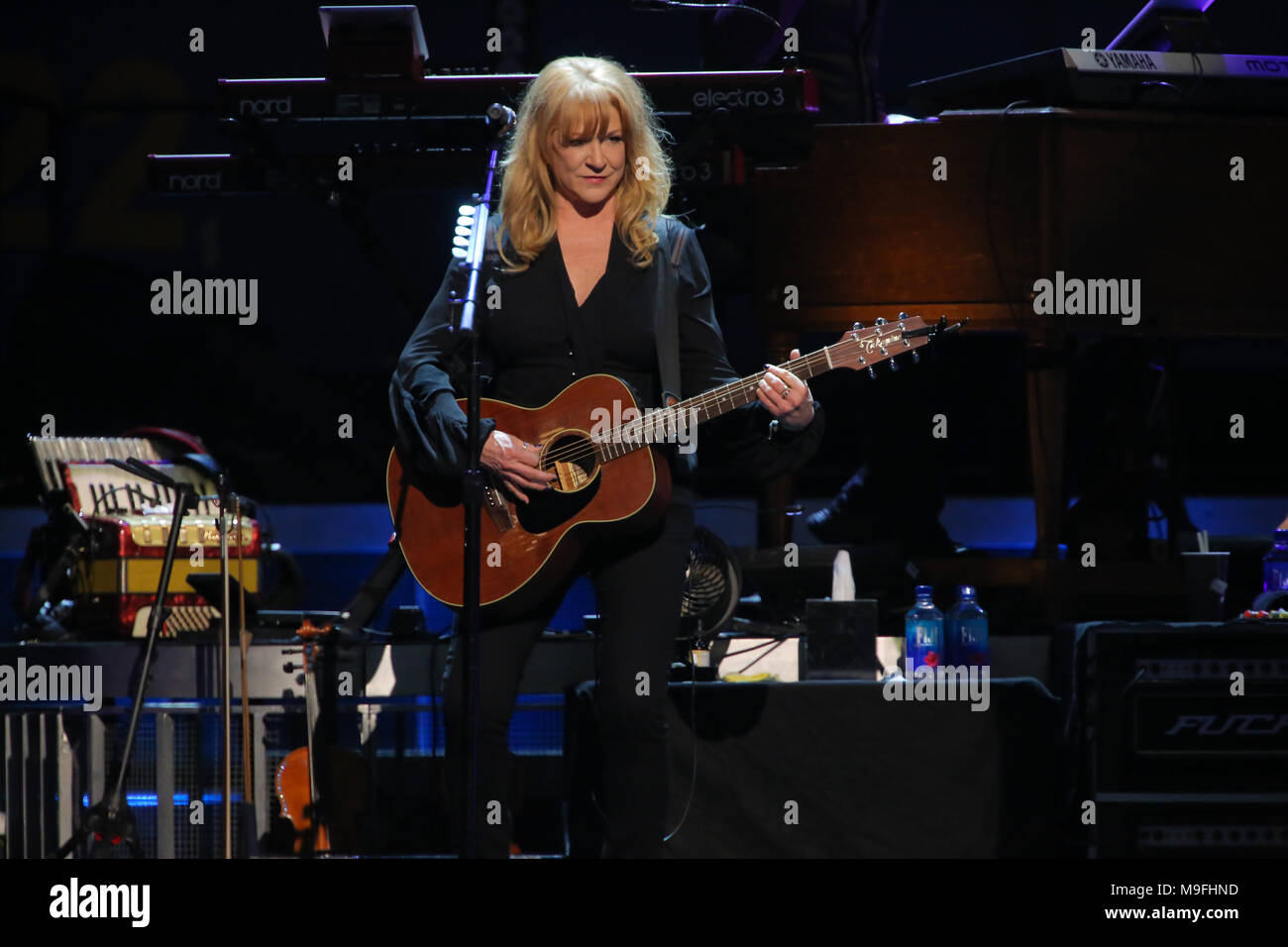 LOS ANGELES CA: Bruce Springsteen und die E Street Band, die live auf der Los Angeles Memorial Sports Arena in Los Angeles, CA am 15. März 2016.  Foto © Kevin Estrada / Medien Punch Stockfoto