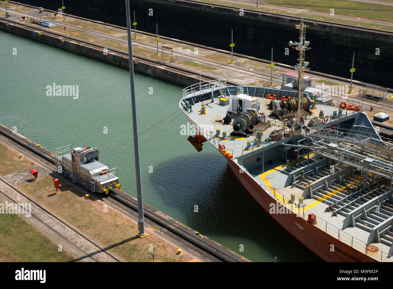 Panama City, Panama - März 2018: Schiff der Panama Kanal, Miraflores Schleusen, Panama City Stockfoto