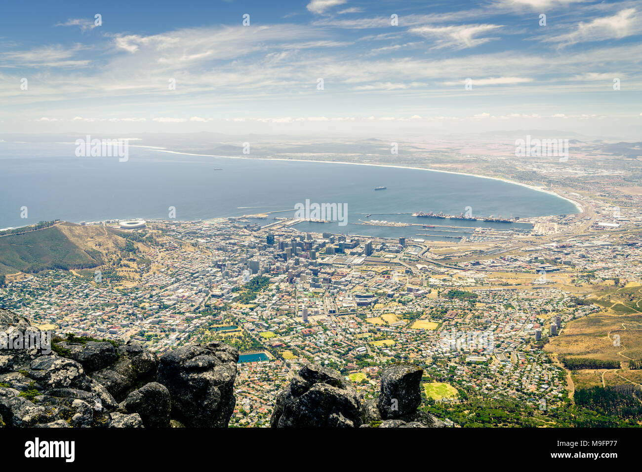 Ansicht der Stadt von Kapstadt die Atlantikküste vom Tafelberg Stockfoto