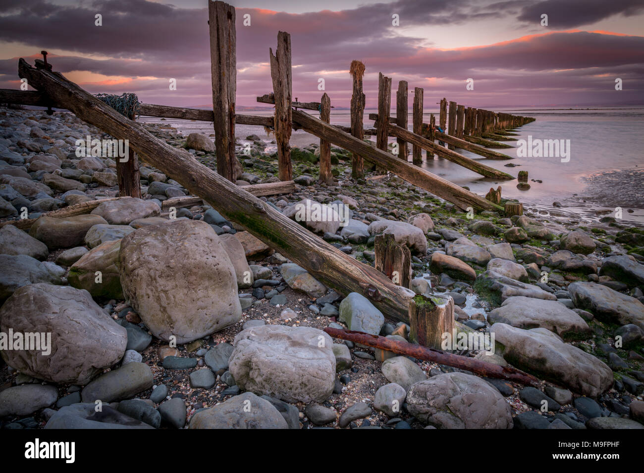 Die groyne am Aldingham Narbe auf der Cumbrian Seite der Morecambe Bay. Stockfoto