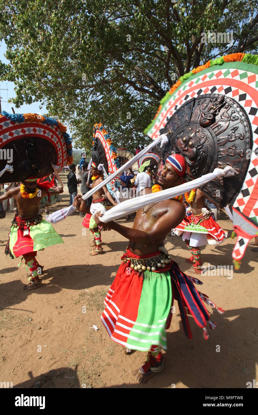 Tempelfest in Kerala, mit Prozession von kuthiravela oder Motiv Pferde Stockfoto