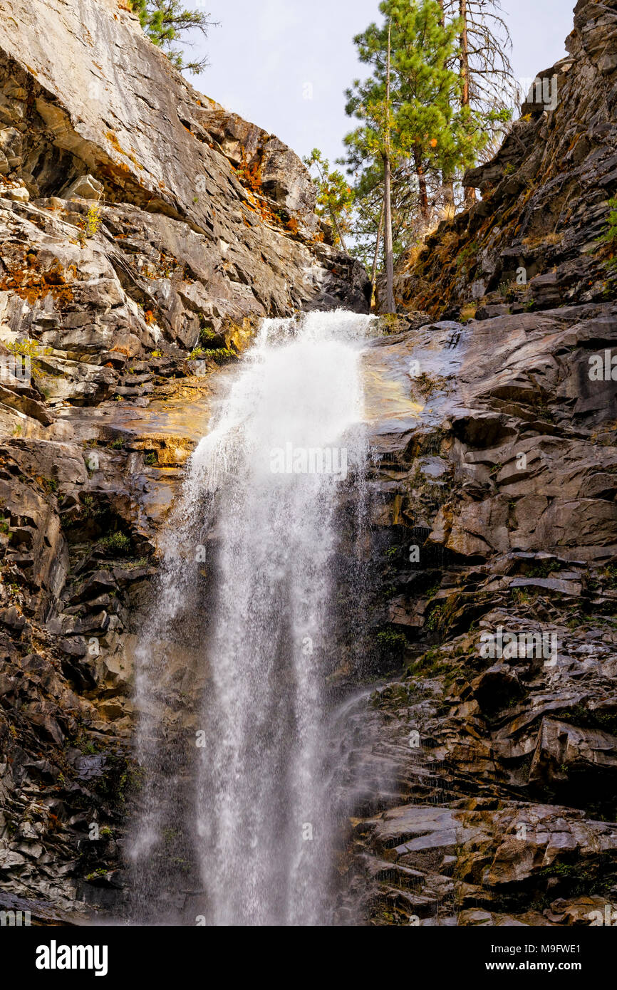41,926.03635 Wasser fließt über Rainbow Falls Felsen Chelan WA, USA fallen Stockfoto