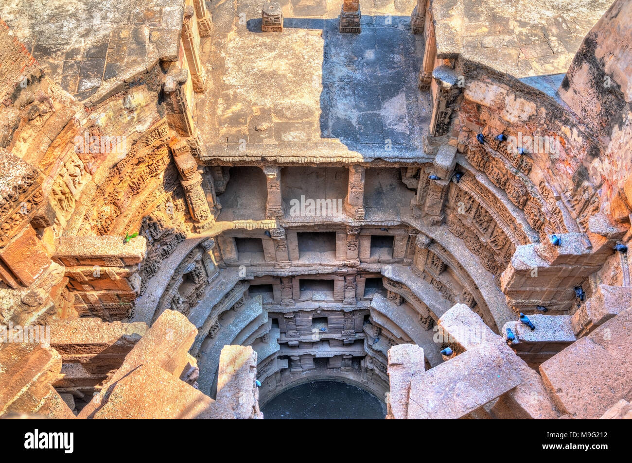 Rani Ki Vav, ein aufwendig konstruierte stepwell in Patan. Weltkulturerbe der UNESCO in Gujarat, Indien. Stockfoto Rani Ki Vav, ein aufwendig konstruierte stepwell in Patan. Weltkulturerbe der UNESCO in Gujarat, Indien. Stockfoto