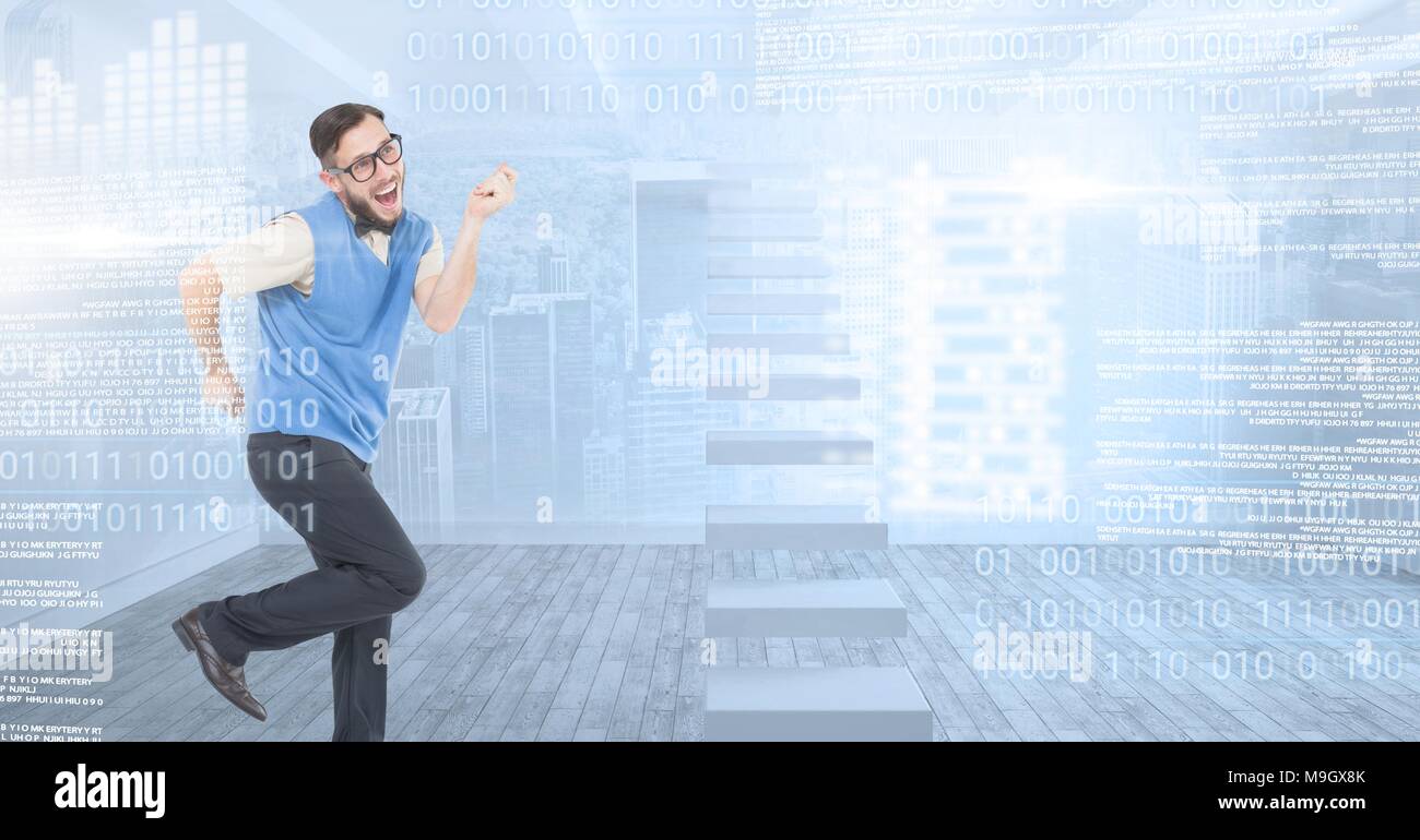 Geek Mann tanzen mit digitaler Technologie Schnittstelle Stockfoto
