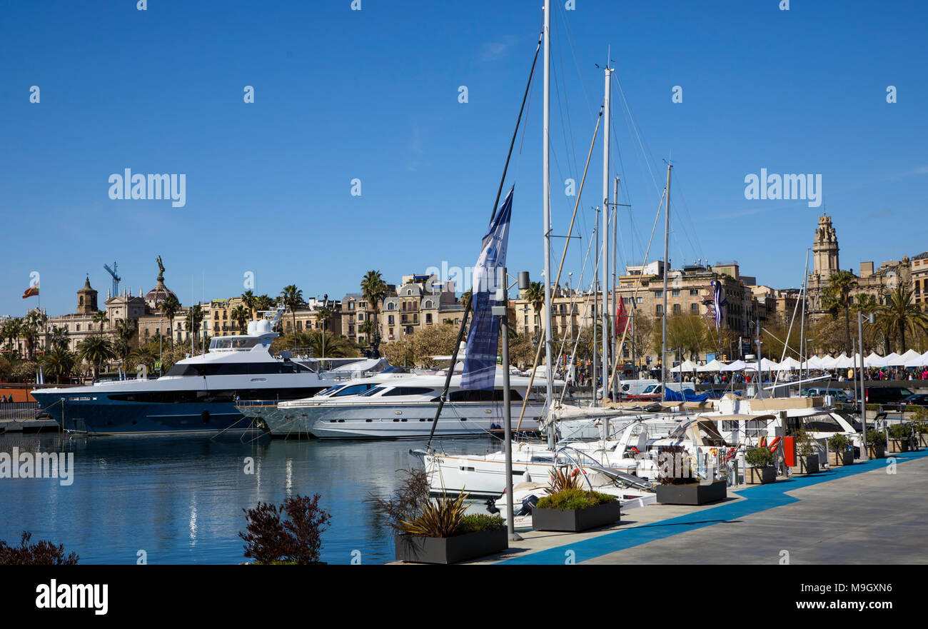 Yachten in der Marina von Barcelona, Spanien. Stockfoto