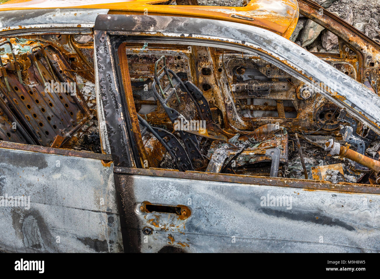 Aus verlassenes Auto verbrannt, County Kerry Irland Stockfoto