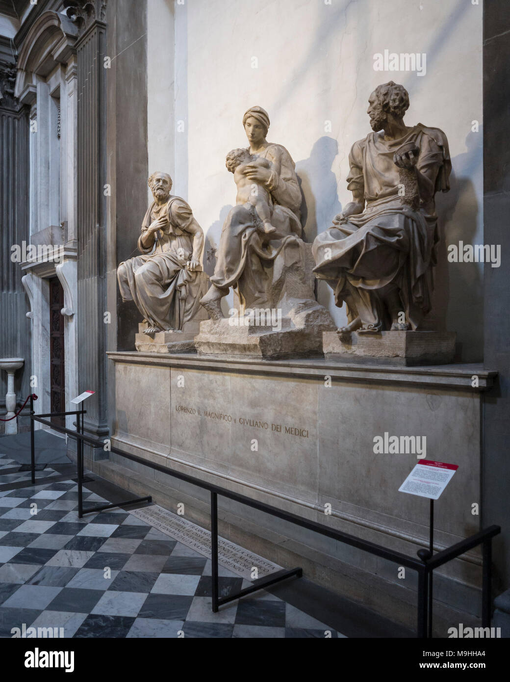 Florenz. Italien. Grab von Lorenzo dem Prächtigen und sein Bruder Giuliano, von Michelangelo, in die Neue Sakristei, (Cappelle Medicee). Ba Stockfoto