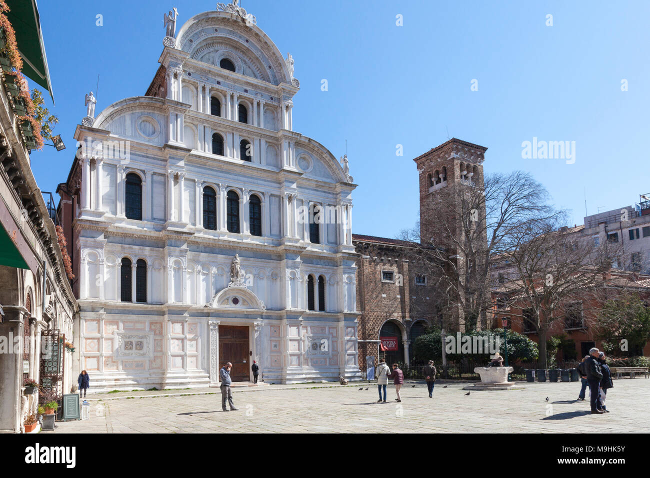 Gotik Renaissance Fassade der Chiesa di San Zaccaria (Kirche San Zaccaria), Campo San Zaccaria, Castello, Venedig, Venetien, Italien, im Winter Stockfoto