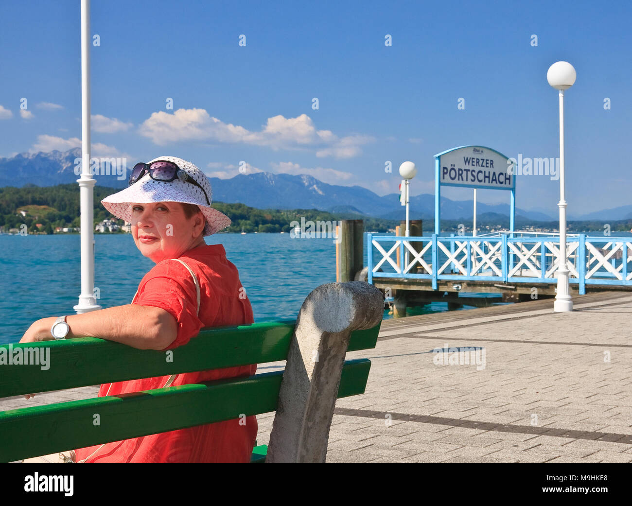 Im Vorgriff auf das Schiff. Liegeplatz resort Portschach am Worthersee. Österreich Stockfoto