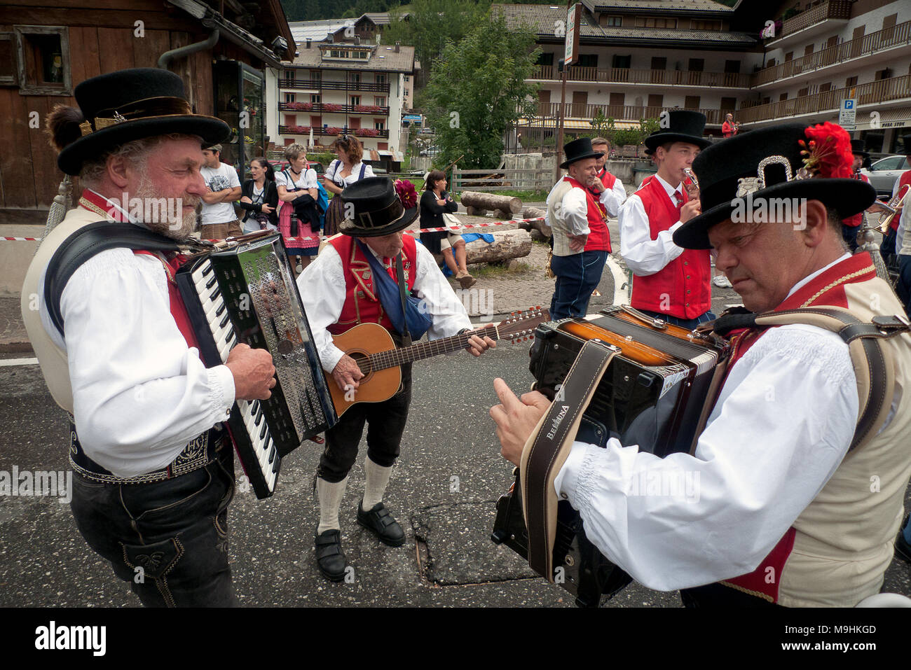 Trentino musikinstrument Fotos und Bildmaterial in hoher Auflösung Alamy