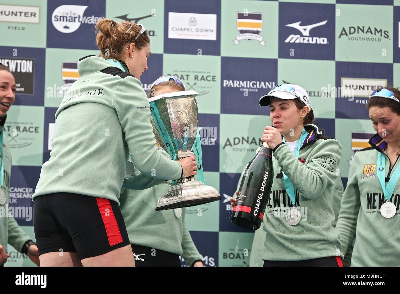 Der Krebs reasearch Boat Race 2018 Stockfoto