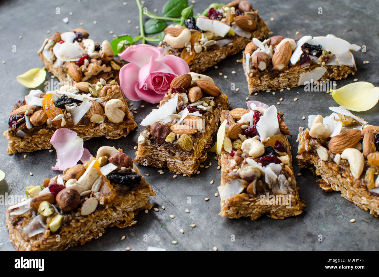 Süße bars mit Rose und Karamell Stockfoto