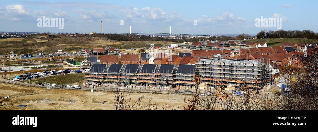 Ein Blick auf die weitere Entwicklung von ebbsfleet Garden City in Kent. Vor allem ex-steinbruch Land, sieben Parks, 15.000 Wohnungen, einem neuen großen kommerziellen Zentrum und verbesserten öffentlichen Verkehr gebaut sind unter Pläne für Großbritanniens neueste Garden City, die rund um die internationalen Bahnhof in den nächsten Jahren entwickelt werden. Stockfoto