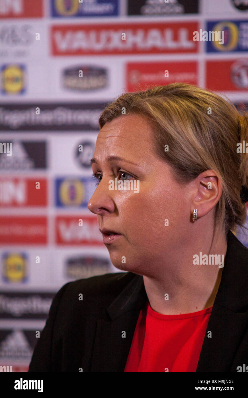 Cardiff, Wales. 27 Mär, 2018. Wales Manager Jayne Ludlow, verkündet ihre Kader für die kommende WM-Qualifikationsspiel gegen England. Lewis Mitchell/Alamy Leben Nachrichten. Stockfoto