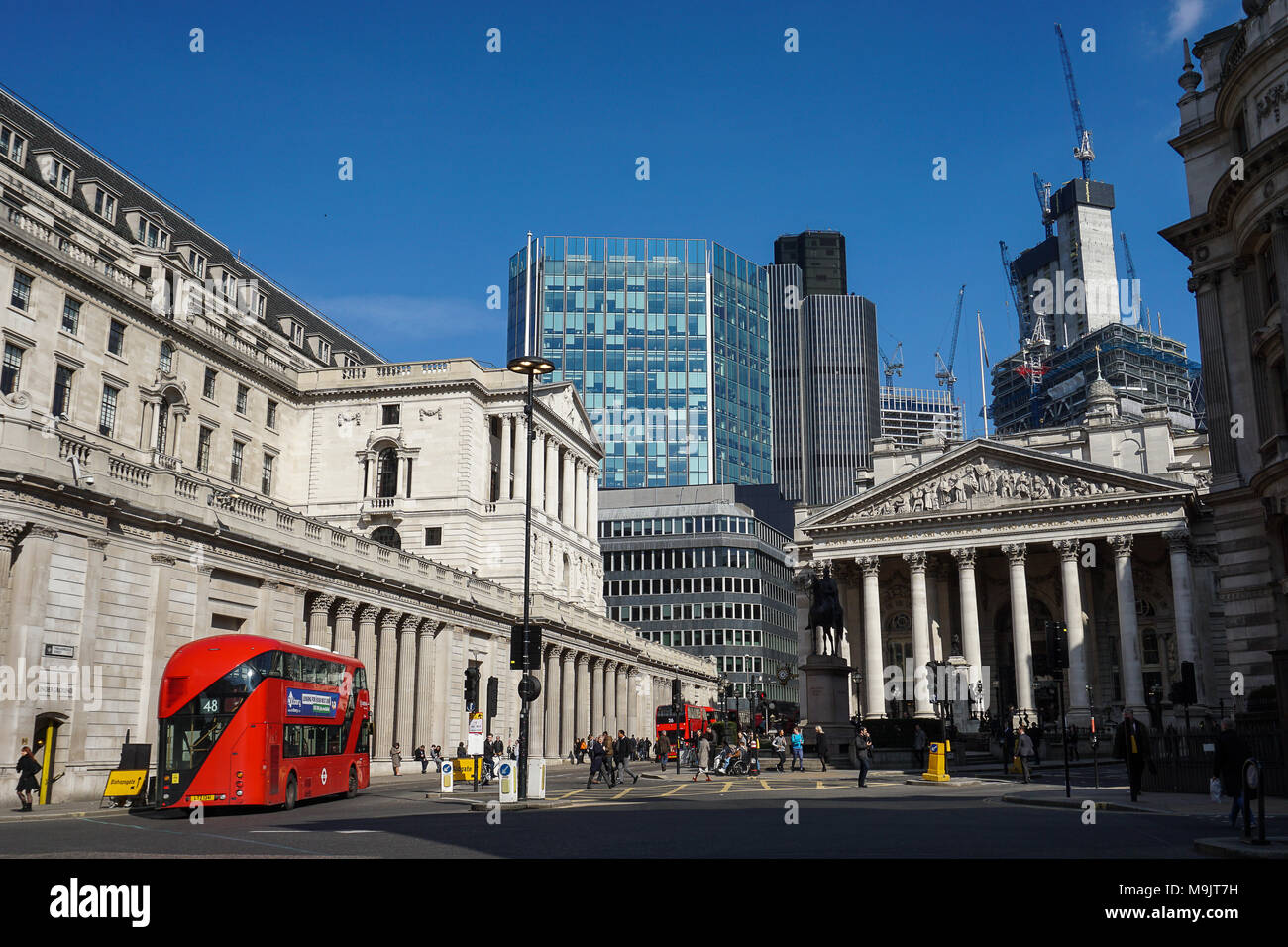 Bank von England und London Exchange in Threadneedle Street in London, Großbritannien Stockfoto