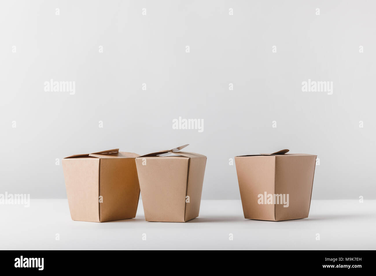 Three containers -Fotos und -Bildmaterial in hoher Auflösung – Alamy