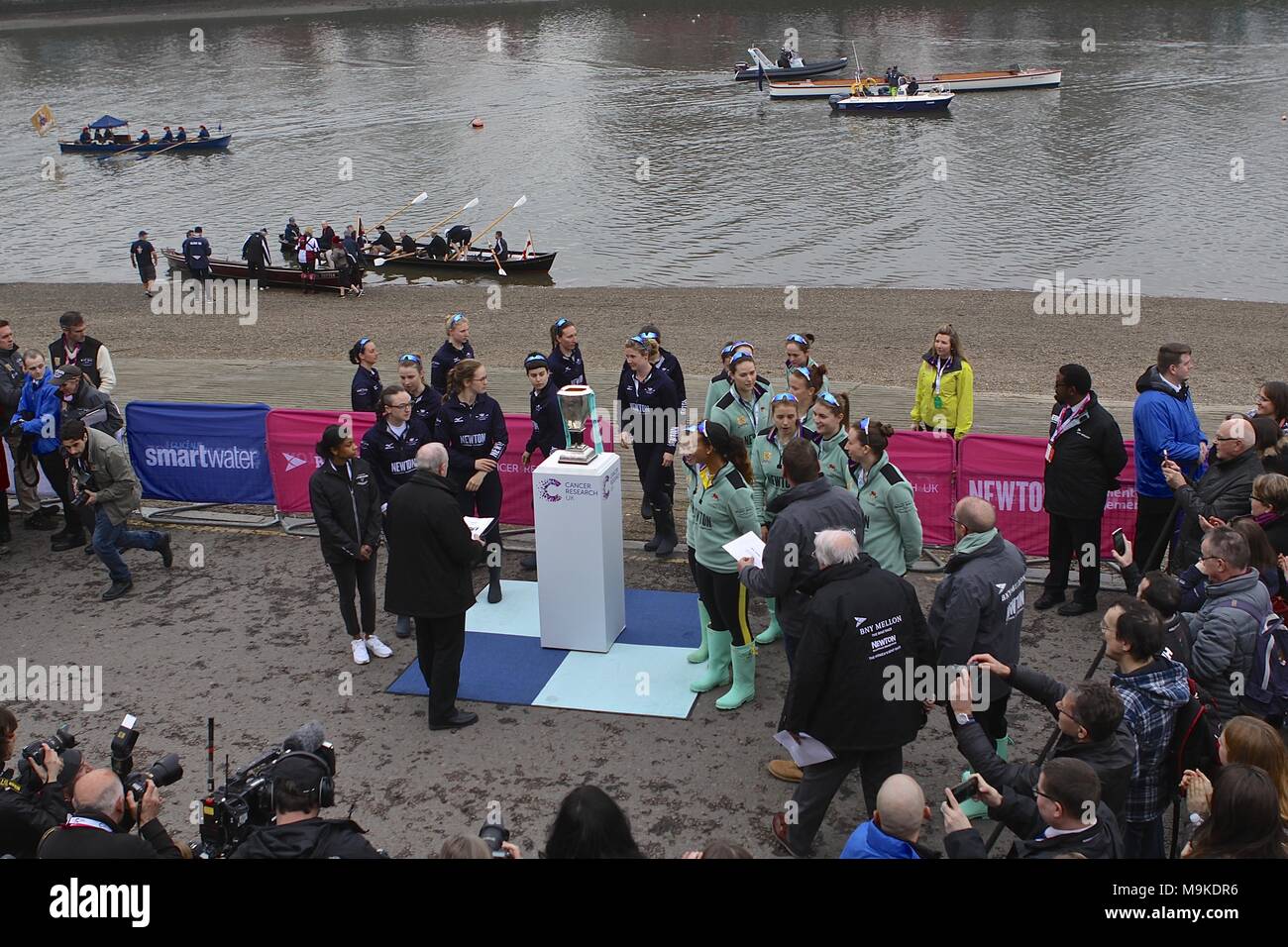 Boat Race der Krebs Forschung DE Stockfoto