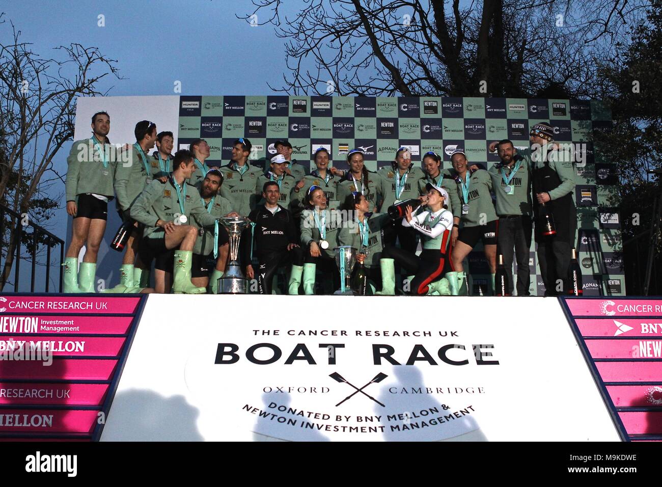 Boat Race der Krebs Forschung DE Stockfoto