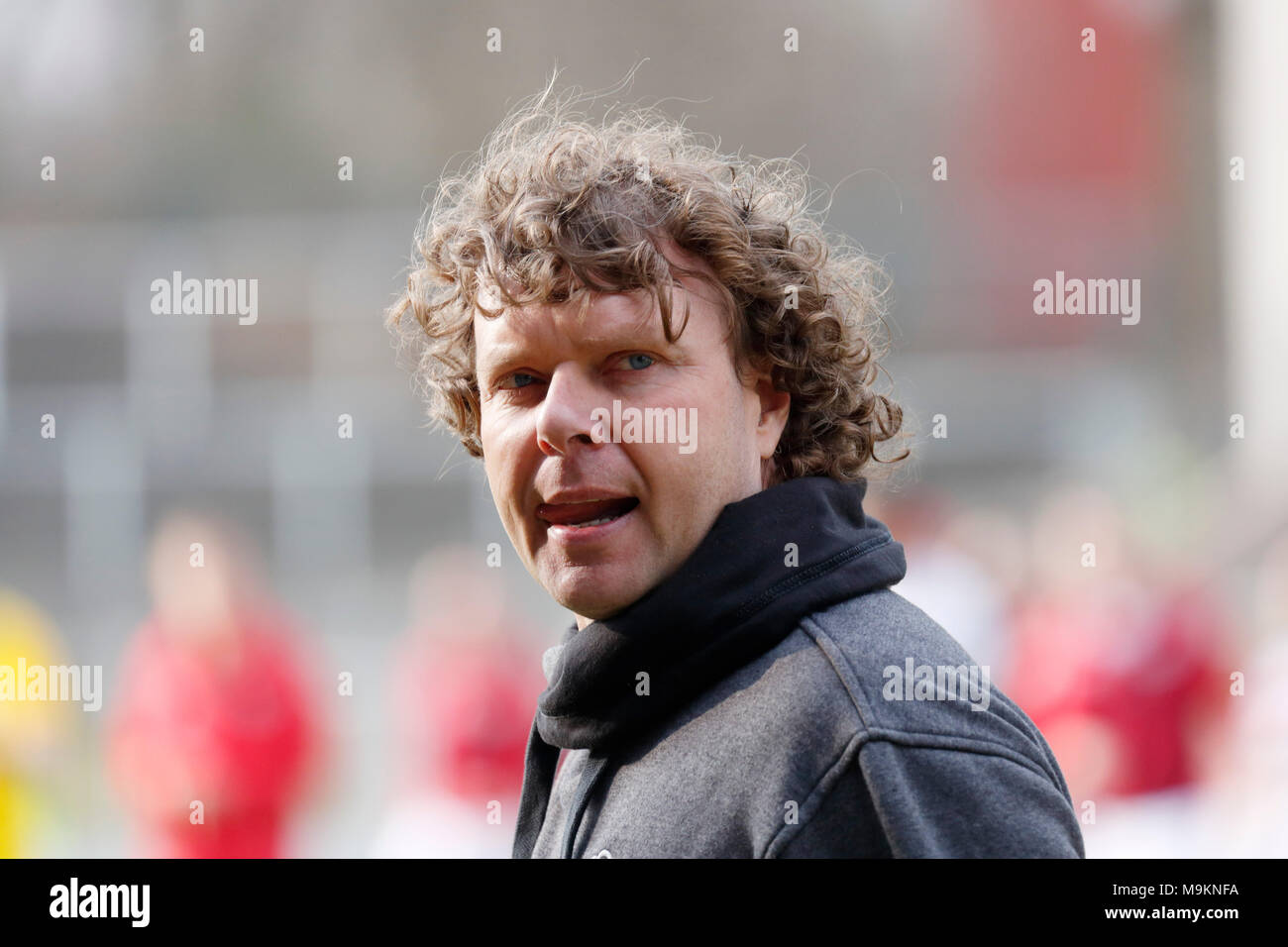 Sport, Fußball, Regionalliga West, 2017/2018, grotenburg Stadion in Krefeld-Bockum, KFC Uerdingen 05 vs FC Viktoria Köln 1904 1:1, Trainer Stefan Kraemer (Uerdingen) Stockfoto