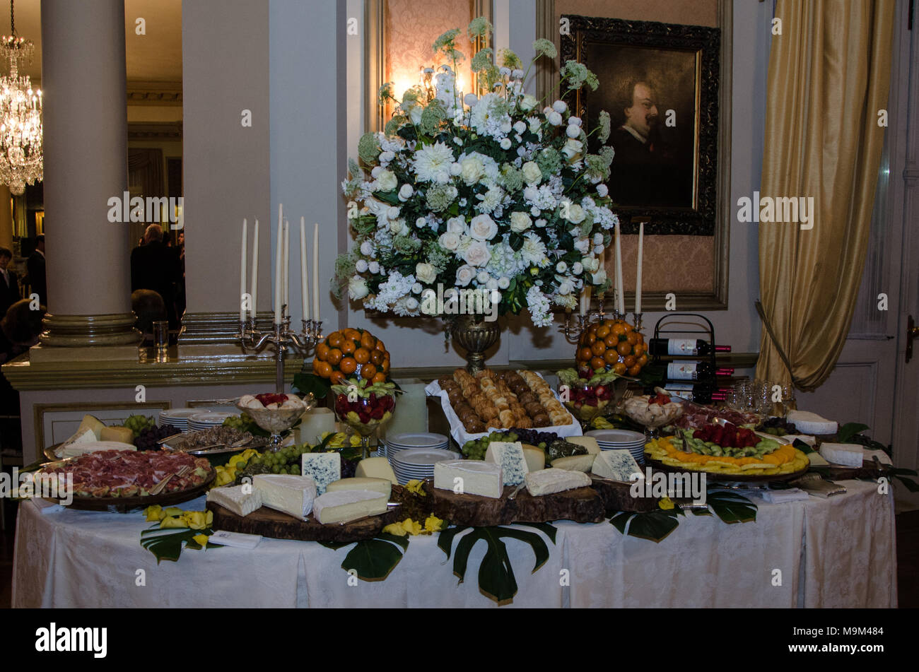 Tabelle der salzige Snacks für eine Hochzeit Stockfoto