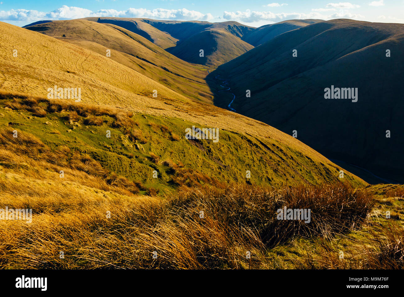 Blick über die Langdale Valley im nördlichen Howgill Fells in den Yorkshire Dales National Park, England Stockfoto